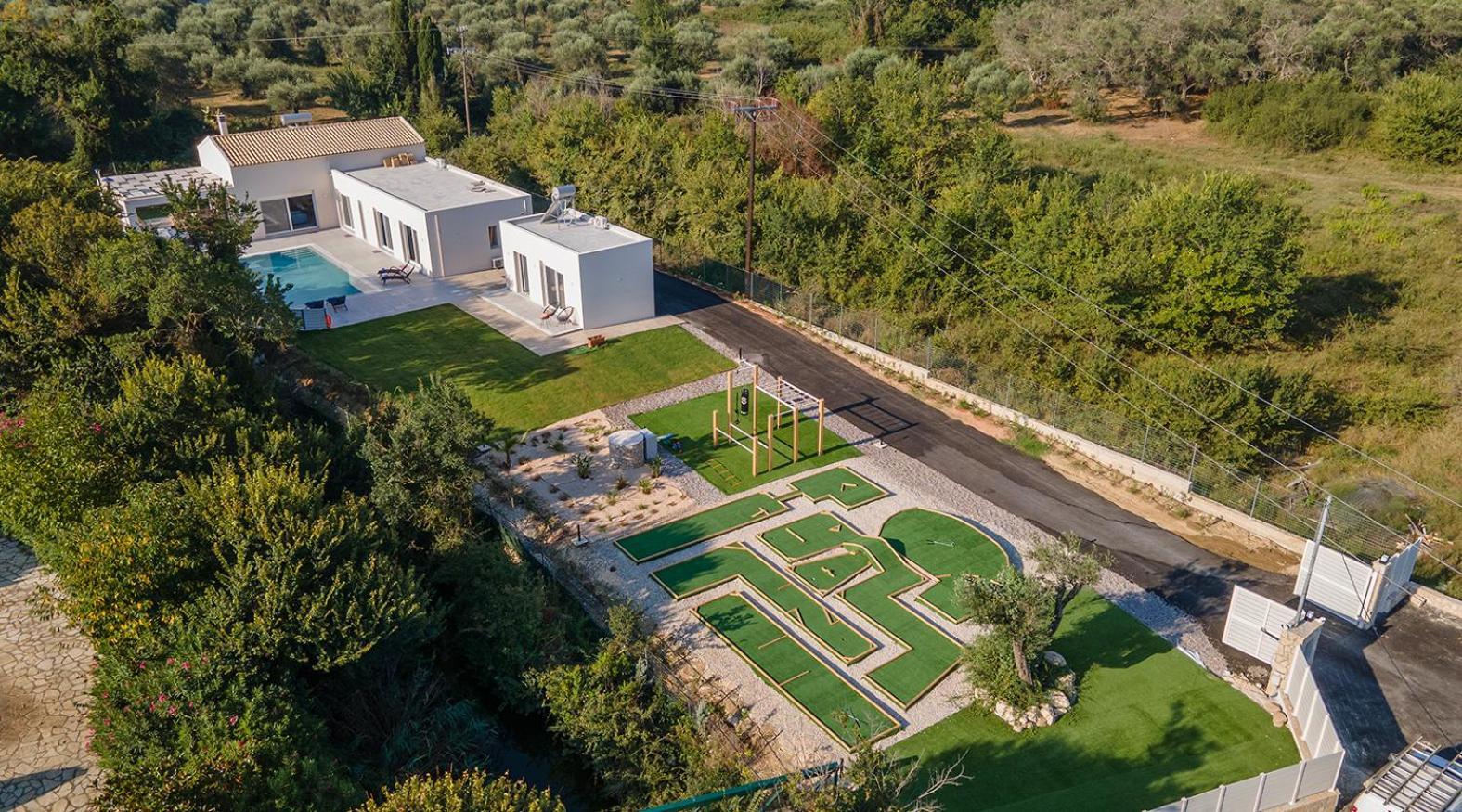 Ami, Roda, Corfu: 10 Guests, Heated Pool, Private Mini Golf, Pool Table & More!! * Roda (Corfu)